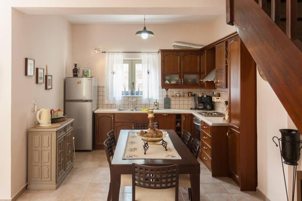 Nikolis Vacation House Vrisai ภายนอก รูปภาพ