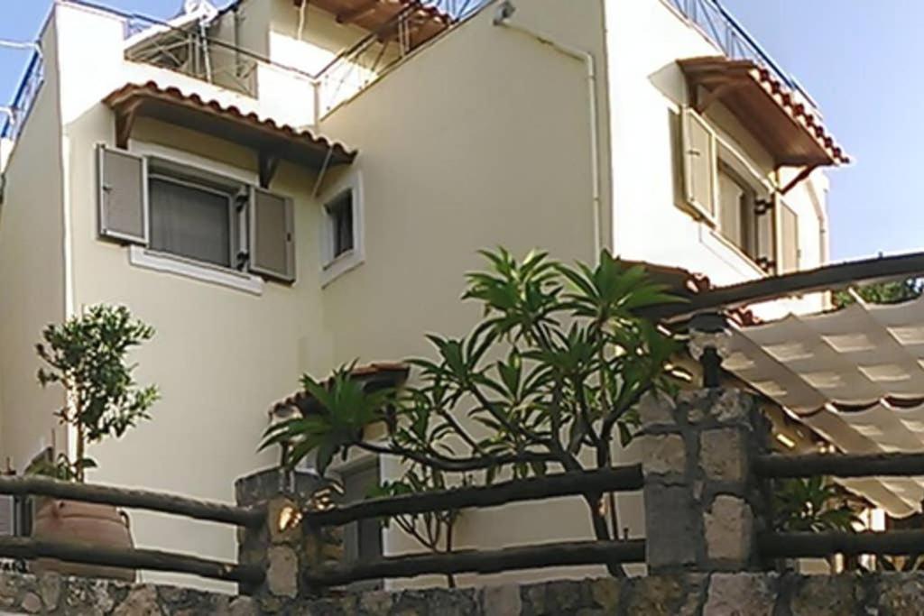 Nikolis Vacation House Vrisai ภายนอก รูปภาพ